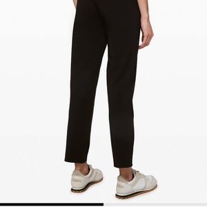Lululemon on the move pant